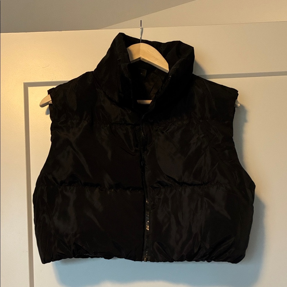 Black Cropped Puffer Vest